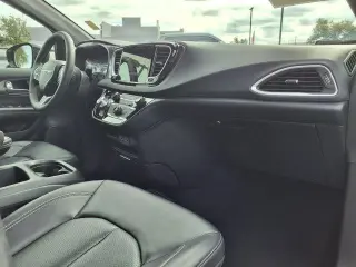Chrysler Pacifica 2025 Select 4dr Mini-Van