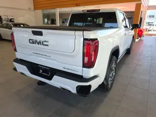 GMC Sierra 1500 2023 4x4 Denali Ultimate Cabina de 4 puertas 5.8 ft. SB