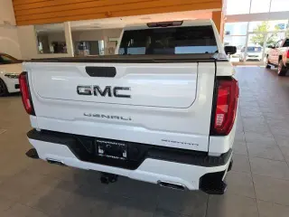 GMC Sierra 1500 2023 4x4 Denali Ultimate Cabina de 4 puertas 5.8 ft. SB