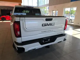 GMC Sierra 1500 2023 4x4 Denali Ultimate Cabina de 4 puertas 5.8 ft. SB