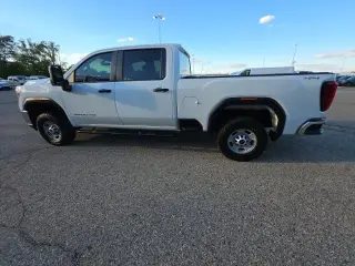 GMC Sierra 2500HD 2021 4x4 Base 4dr Cabina de Tripulacion Crew SB