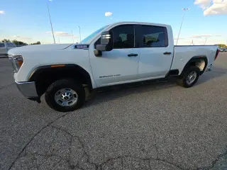 GMC Sierra 2500HD 2021 4x4 Base 4dr Cabina de Tripulacion Crew SB