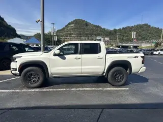 Nissan Frontier 2026 4x4 PRO-4X 4dr Crew Cab 5 ft. SB
