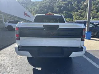 Nissan Frontier 2026 4x4 PRO-4X 4dr Crew Cab 5 ft. SB