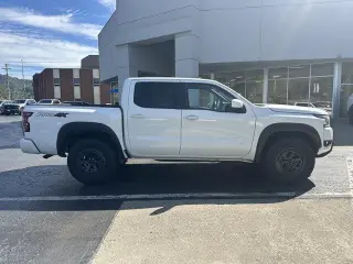 Nissan Frontier 2026 4x4 PRO-4X 4dr Crew Cab 5 ft. SB