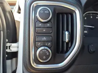 GMC Sierra 3500HD 2022 4x4 SLE 4dr Crew Cab SB SRW
