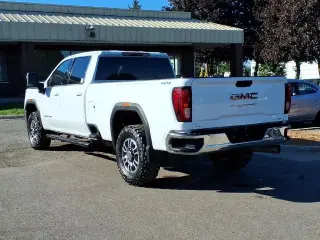 GMC Sierra 3500HD 2022 4x4 SLE 4dr Crew Cab SB SRW