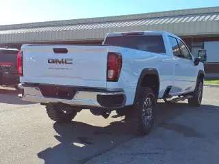 GMC Sierra 3500HD 2022 4x4 SLE 4dr Crew Cab SB SRW