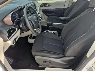 Chrysler Voyager 2024 LX 4dr Mini-Van