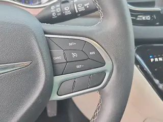 Chrysler Voyager 2024 LX 4dr Mini-Van