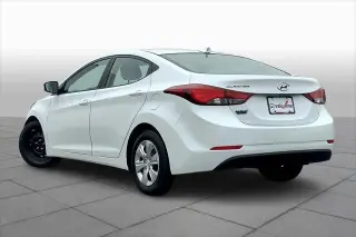 Hyundai ELANTRA 2016 SE Sedán 4 puertas 6M (EE. UU.)