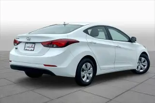 Hyundai ELANTRA 2016 SE Sedán 4 puertas 6M (EE. UU.)