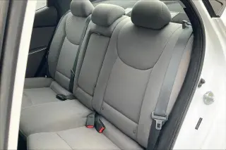 Hyundai ELANTRA 2016 SE Sedán 4 puertas 6M (EE. UU.)