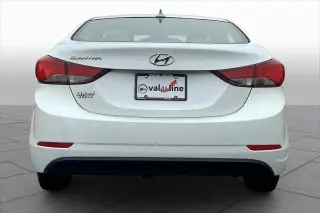 Hyundai ELANTRA 2016 SE Sedán 4 puertas 6M (EE. UU.)