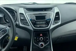 Hyundai ELANTRA 2016 SE Sedán 4 puertas 6M (EE. UU.)