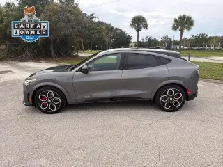 Ford Mustang Mach-E 2023 AWD GT SUV de 4 puertas