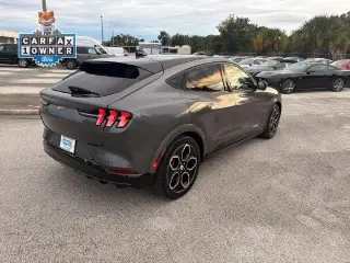 Ford Mustang Mach-E 2023 AWD GT SUV de 4 puertas