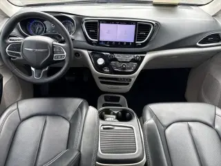 Chrysler Pacifica 2024 Touring L 4p Minivan