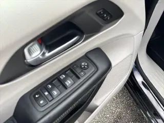 Chrysler Pacifica 2024 Touring L 4p Minivan
