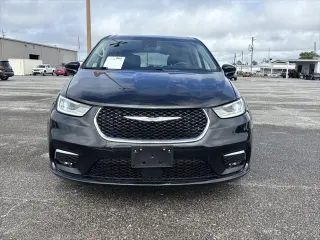 Chrysler Pacifica 2024 Touring L 4p Minivan