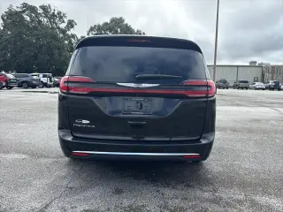 Chrysler Pacifica 2024 Touring L 4p Minivan