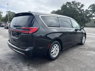 Chrysler Pacifica 2024 Touring L 4p Minivan
