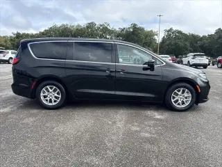 Chrysler Pacifica 2024 Touring L 4p Minivan