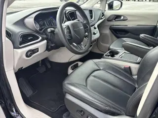 Chrysler Pacifica 2024 Touring L 4p Minivan