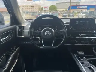 Nissan Pathfinder 2023 Platino 4p SUV