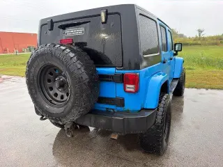 Jeep Wrangler Unlimited 2011 4x4 Sahara 4dr SUV
