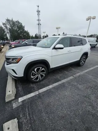 Volkswagen Atlas 2021 AWD SEL Premium 4Motion 4dr SUV (lanzamiento a mitad de año)
