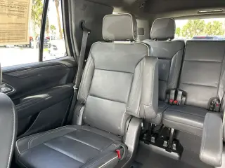 GMC Yukon 2023 4x2 SLT 4 puertas SUV