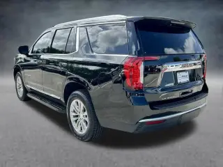 GMC Yukon 2023 4x2 SLT 4 puertas SUV