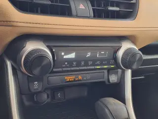 Toyota RAV4 2022 4x4 LE 4p SUV