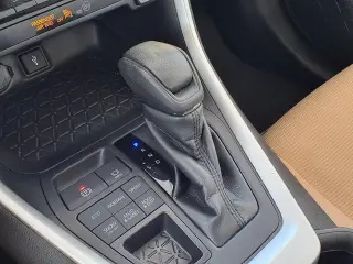 Toyota RAV4 2022 4x4 LE 4p SUV