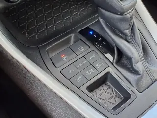 Toyota RAV4 2022 4x4 LE 4p SUV