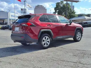 Toyota RAV4 2022 4x4 LE 4p SUV