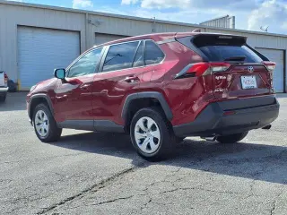 Toyota RAV4 2022 4x4 LE 4p SUV