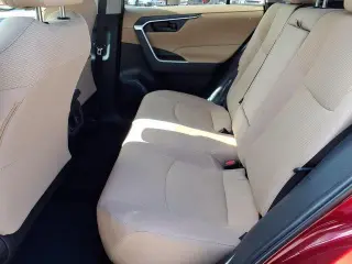 Toyota RAV4 2022 4x4 LE 4p SUV