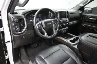 Chevrolet Silverado 1500 2021 4x2 RST 4 puertas Crew Cab 1,72 m