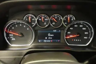 Chevrolet Silverado 1500 2021 4x2 RST 4 puertas Crew Cab 1,72 m