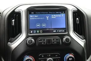 Chevrolet Silverado 1500 2021 4x2 RST 4 puertas Crew Cab 1,72 m