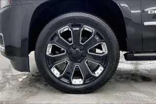 GMC Yukon 2019 4x4 Denali 4p SUV