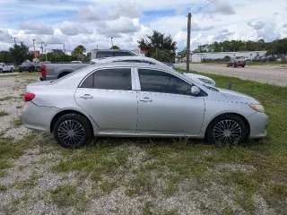 Toyota Corolla 2010 Base 4dr Sedan 5M