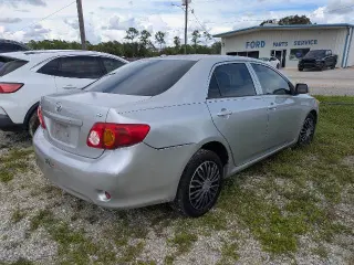 Toyota Corolla 2010 Base 4dr Sedan 5M