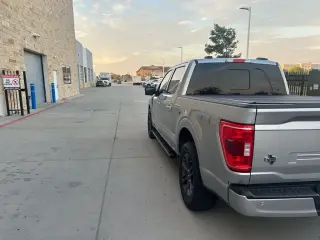 Ford F-150 2023 4x2 XLT 4puertas SuperCrew 5.5 pies. SB