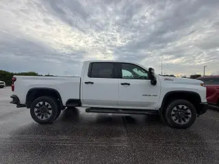 Chevrolet Silverado 2500HD 2024 4x4 Custom 4dr Crew Cab SB