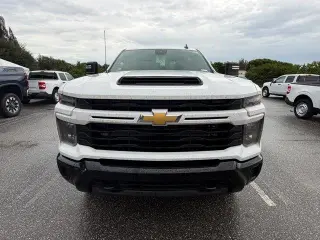 Chevrolet Silverado 2500HD 2024 4x4 Custom 4dr Crew Cab SB