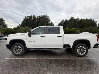Chevrolet Silverado 2500HD 2024 4x4 Custom 4dr Crew Cab SB