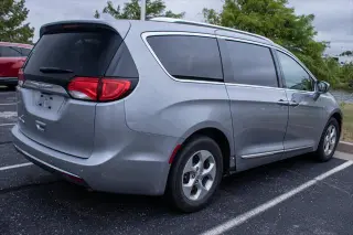 Chrysler Pacifica 2017 Touring-L Plus 4dr Mini-Van